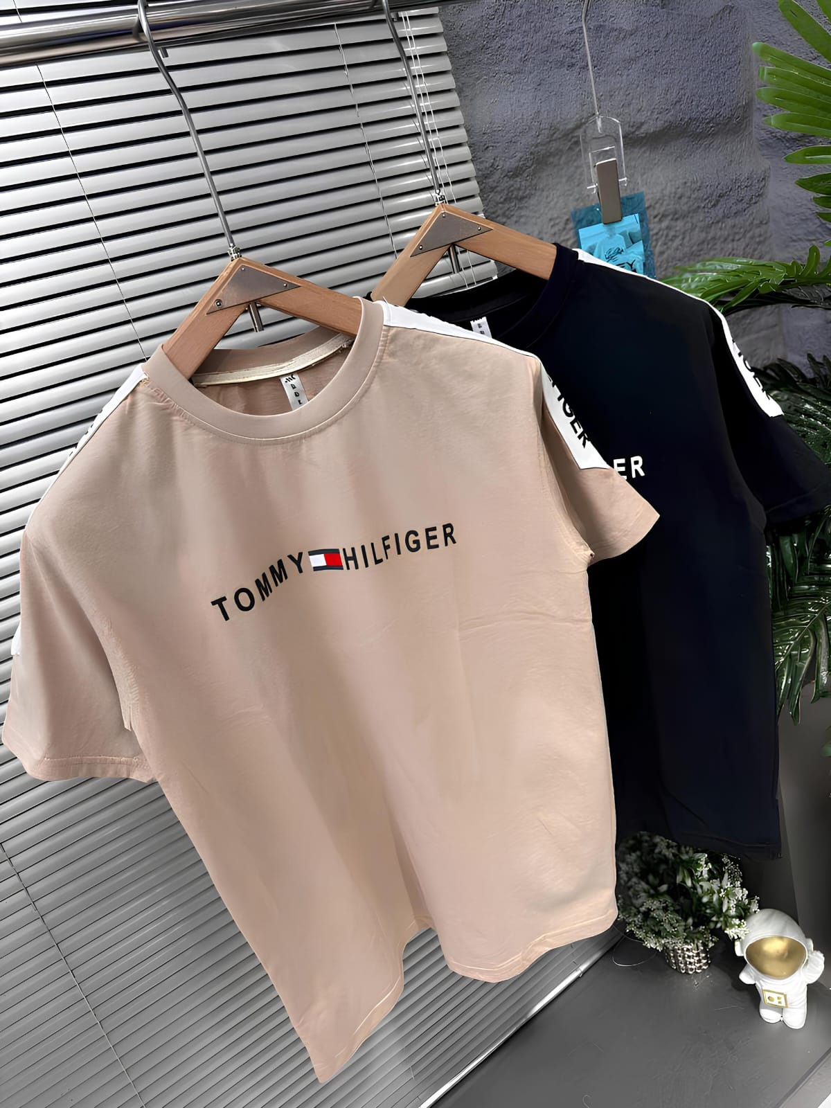 TOMMY T-SHIRT