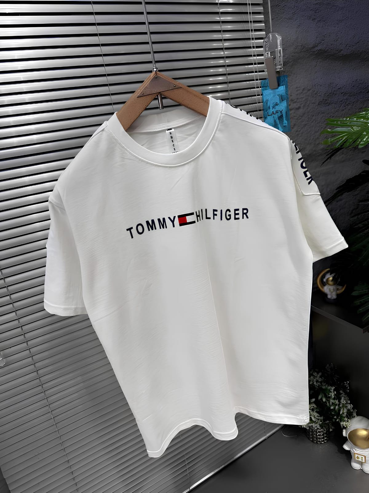 TOMMY T-SHIRT
